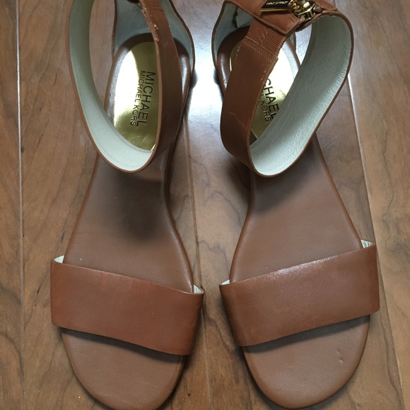 Michael Kors Sandal - Picture 5 of 5